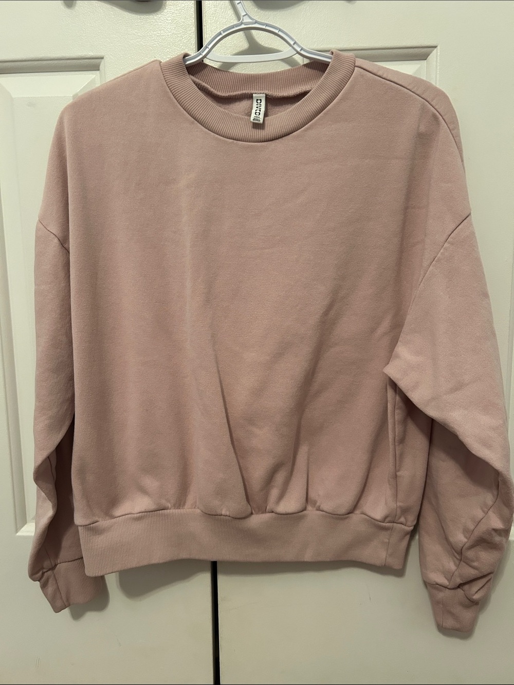 H&M Women's Crewneck Sweater in Dusty Pink